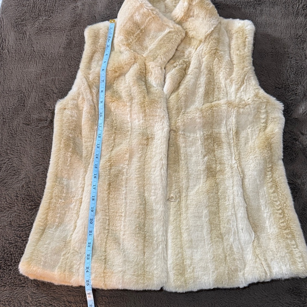 Kristen Blake Neutral Faux Fur Vest size Medium - Picture 15 of 16